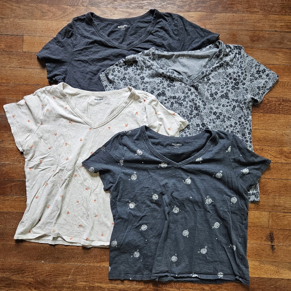 Bundle of Old Navy V-neck T-shirts